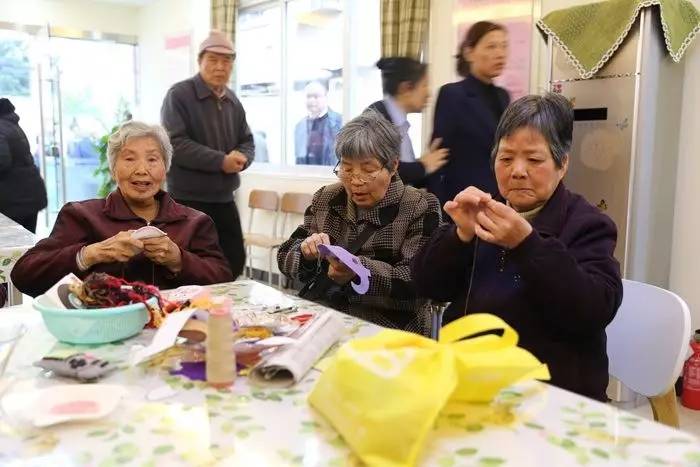 我国居家养老现状与发展，以老年人为中心的深度探讨_最佳精选解释落实