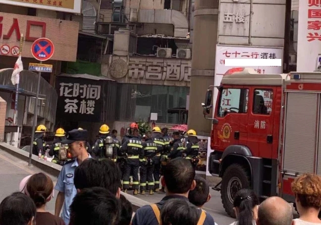 辟谣重庆步行街爆炸事件，真相揭秘与公众安全保障_反馈机制和流程