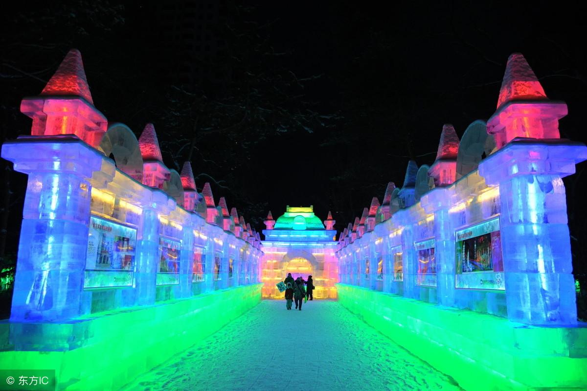 冰雪大世界近一周门票几乎售罄，冬季旅游热潮持续升温_词语解释