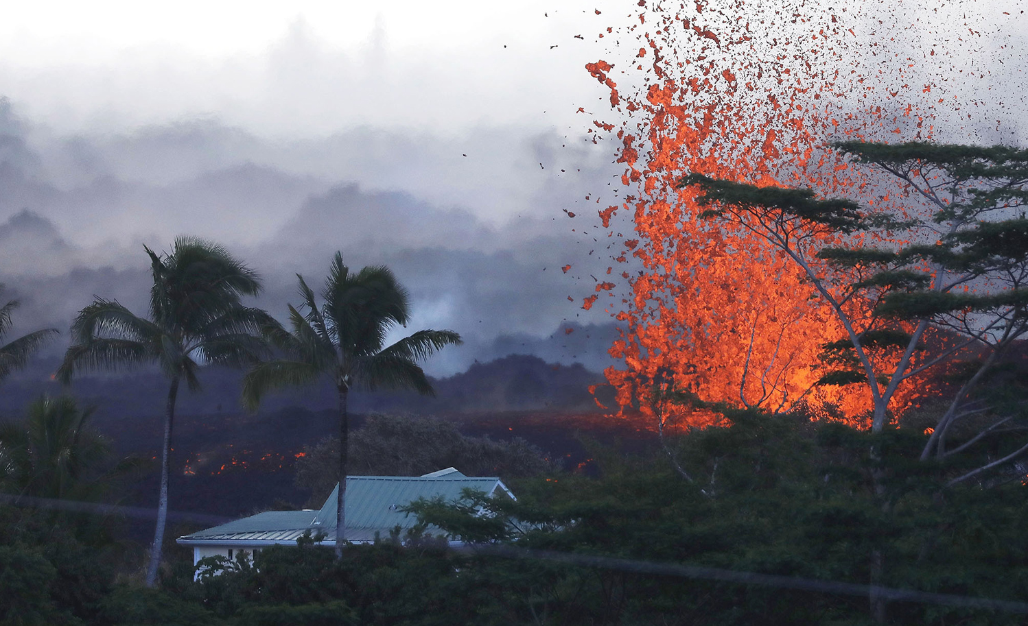 夏威夷火山喷发，三天三夜的自然奇观