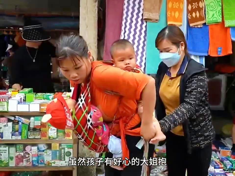 单亲妈妈的小生意之道，坚韧、智慧与幽默并存