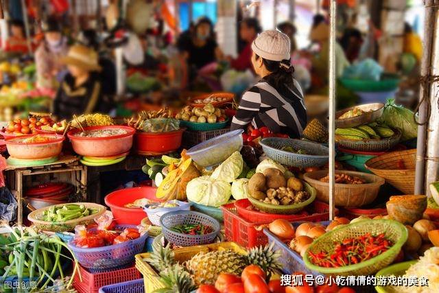 西班牙菜市场里装修了个厨房专门烹饪中国美食，接下来有意思了！