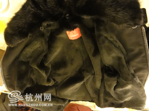 羽绒服的华丽变身，4.5万买的单品为何起毛？