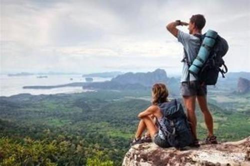 大家是喜欢一个人旅行还是多人呢？