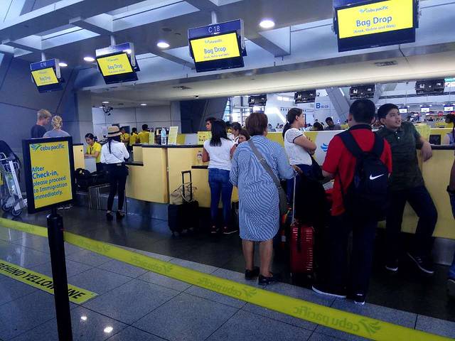 为什么机场需要 Check-in 才能登机，而火车直接就可以上车？