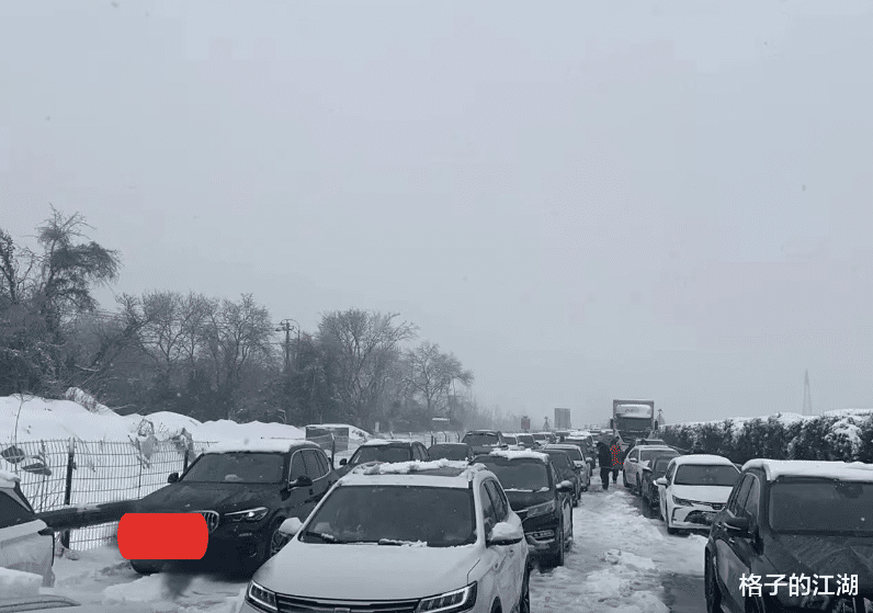 高速暴雪返乡大军，从白天堵到黑夜的科普之旅