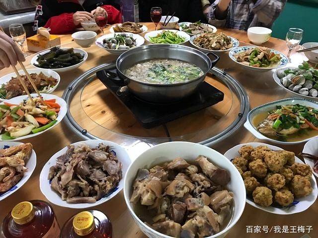 凌晨四五点被叫醒吃年夜饭，一场意料之外的味蕾盛宴