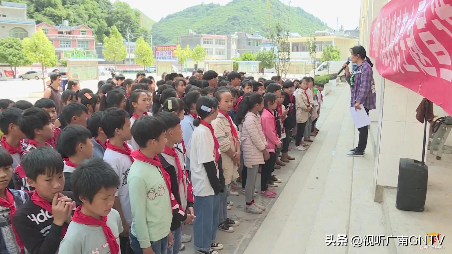 揭秘农村早婚与早期育儿现象，背后的深层原因及影响