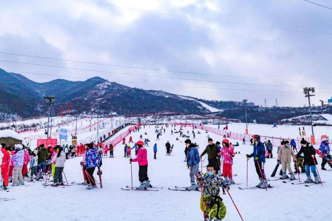 从冬奥到亚冬，冰雪运动热燃全新篇章！揭秘背后的力量与趋势走向。