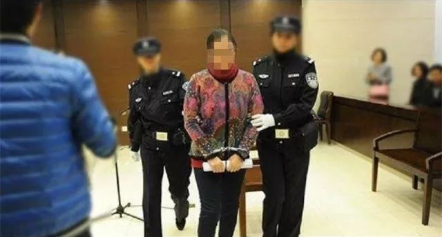 震惊！网暴大衣哥的女子当庭认罪认罚，背后真相让人心痛！