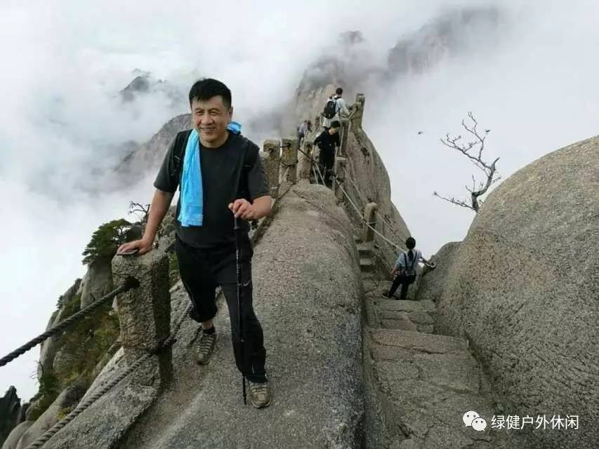 独自在黄山探险，神秘失联6天！惊心动魄的求生之路究竟隐藏着什么？