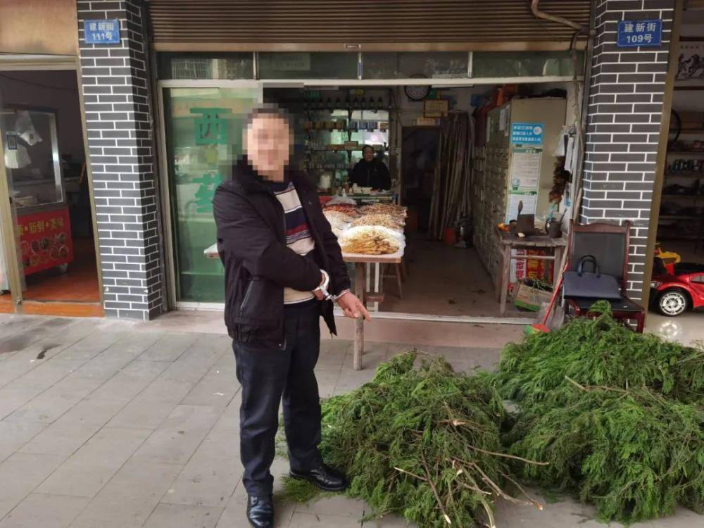 小偷边腌肉边交代，民警，违法必抓，谁能逃脱惩罚？